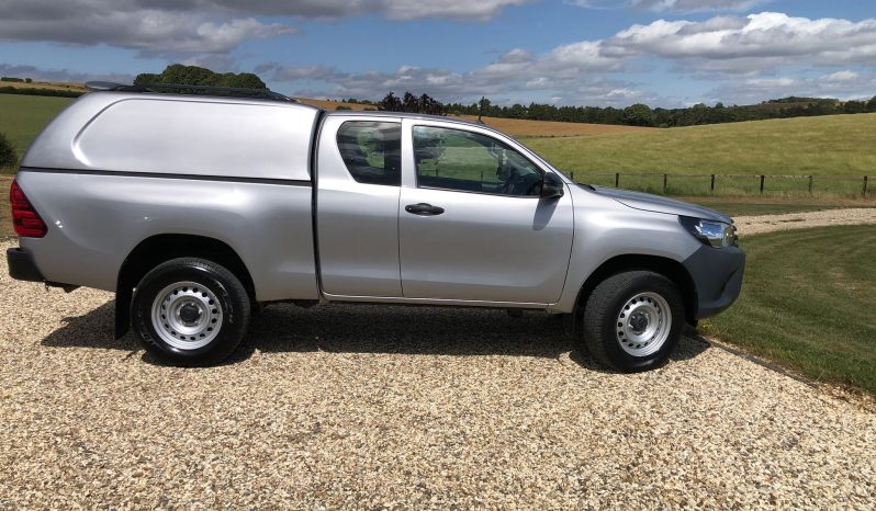 
								Toyota Hilux Extra Cab 2019 full									