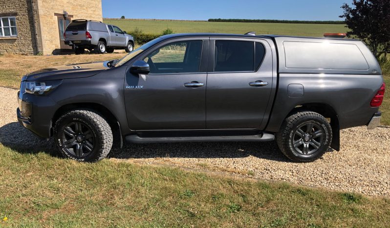 
								Toyota Hilux Icon Double Cab 2022 full									