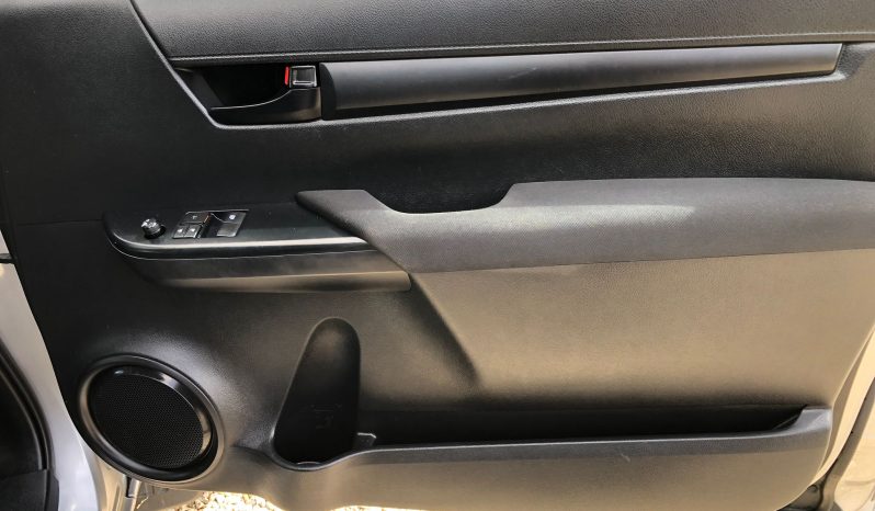 
								Toyota Hilux Extra Cab 2019 full									