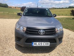 
										Toyota Hilux Extra Cab 2019 full									