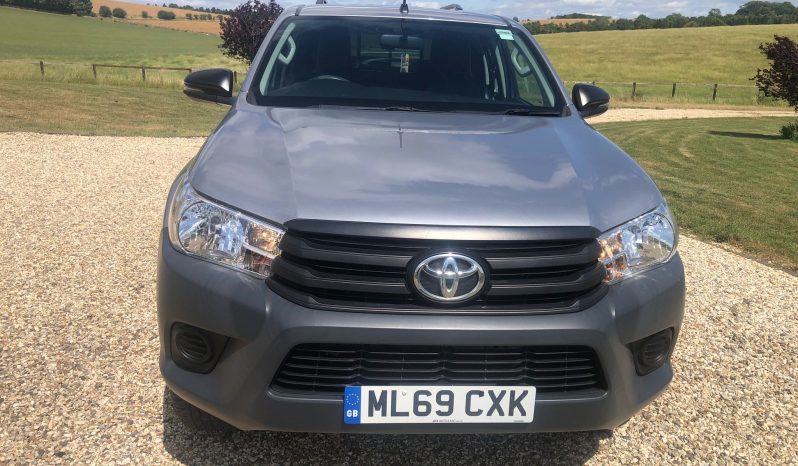 
								Toyota Hilux Extra Cab 2019 full									