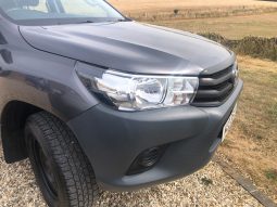 
										Toyota Hilux Double Cab 2019 full									