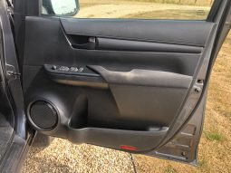 
										Toyota Hilux Double Cab 2019 full									