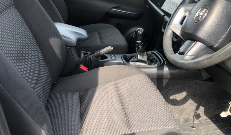 
								Toyota Hilux Double Cab 2019 full									