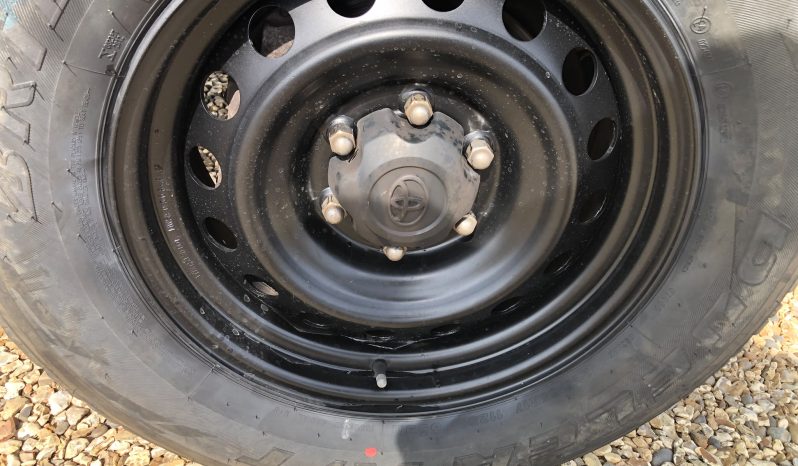 
								Toyota Hilux Double Cab 2019 full									