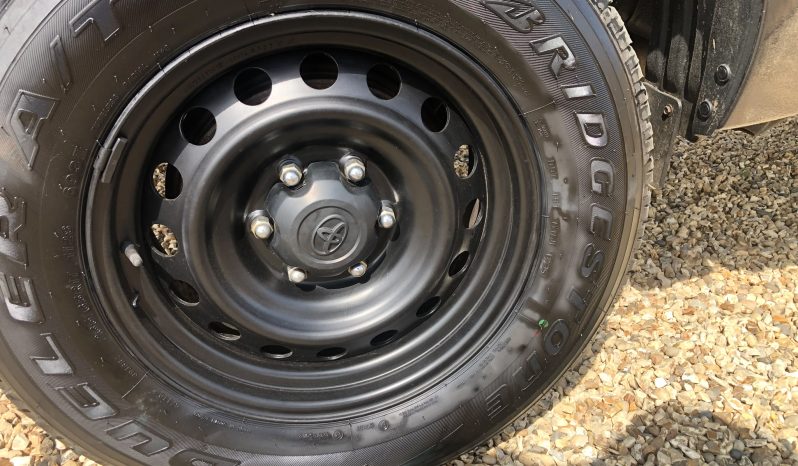 
								Toyota Hilux Double Cab 2019 full									