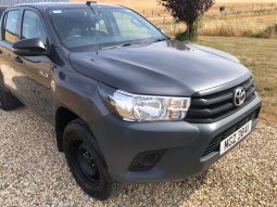 
										Toyota Hilux Double Cab 2019 full									