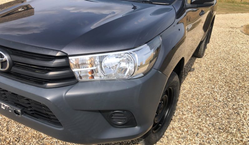 
								Toyota Hilux Double Cab 2019 full									