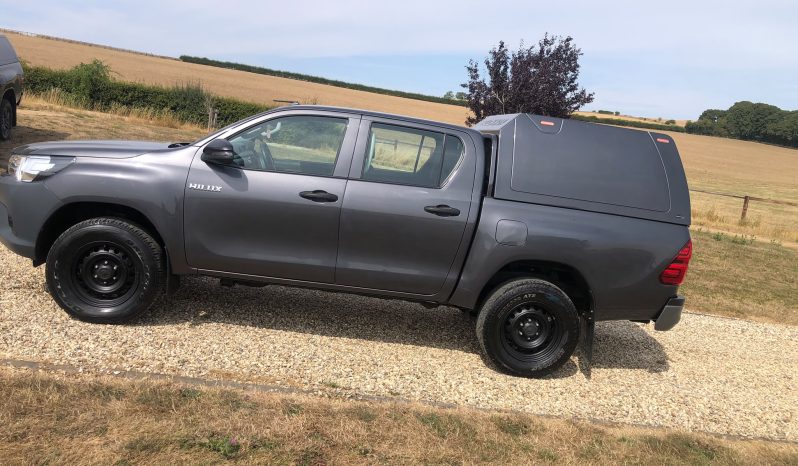 
								Toyota Hilux Double Cab 2019 full									
