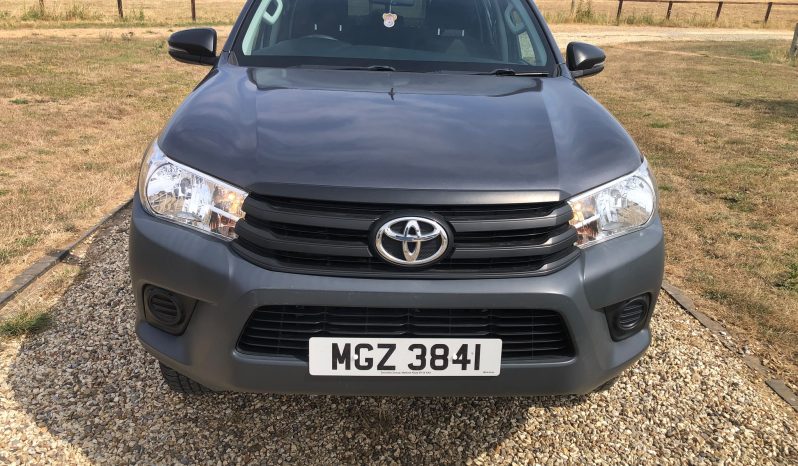 
								Toyota Hilux Double Cab 2019 full									