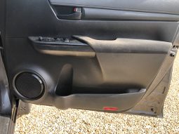 
										Toyota Hilux Double Cab 2019 full									