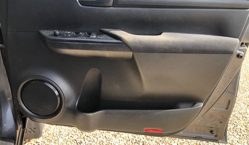 
								Toyota Hilux Double Cab 2019 full									