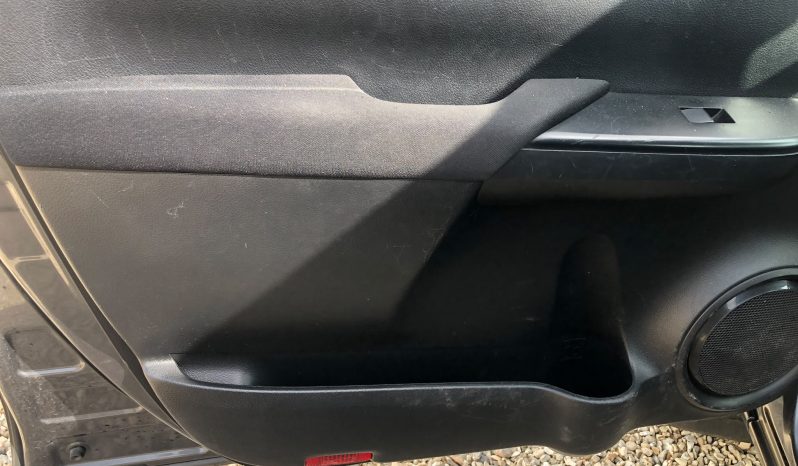 
								Toyota Hilux Double Cab 2019 full									