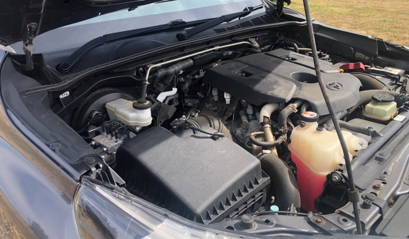 
								Toyota Hilux Double Cab 2019 full									