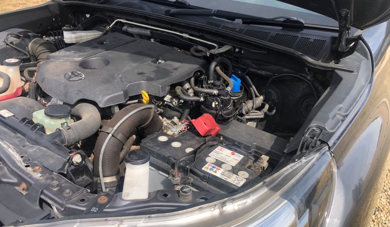 
								Toyota Hilux Double Cab 2019 full									