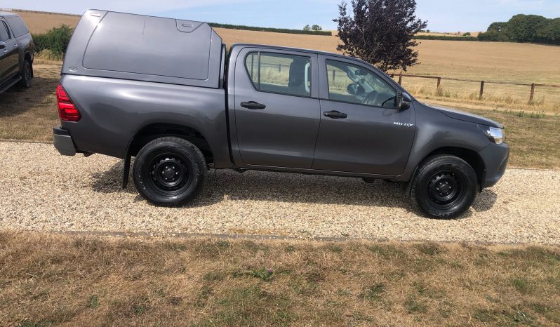 
								Toyota Hilux Double Cab 2019 full									