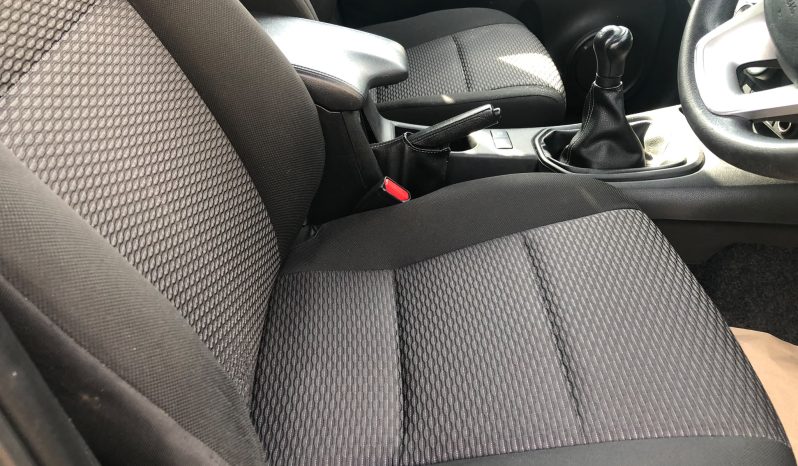 
								Toyota Hilux Active Double Cab 2017 full									