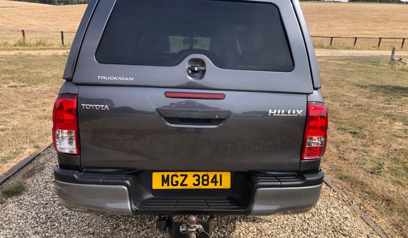 
								Toyota Hilux Double Cab 2019 full									