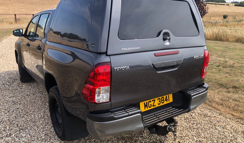 
								Toyota Hilux Double Cab 2019 full									