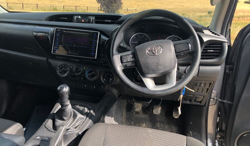 
								Toyota Hilux Double Cab 2019 full									