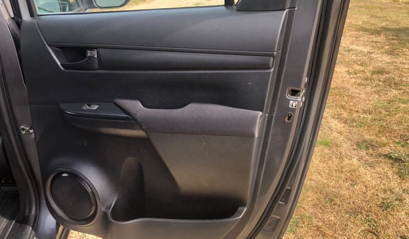 
								Toyota Hilux Double Cab 2019 full									