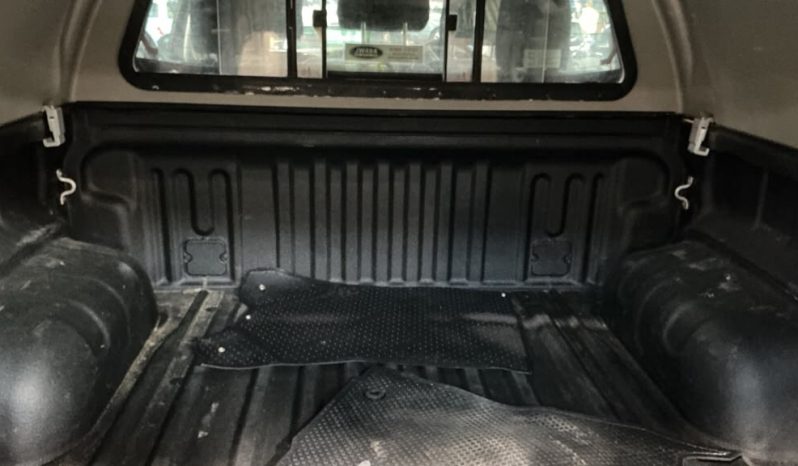 
								Toyota Hilux Double Cab 2019 full									